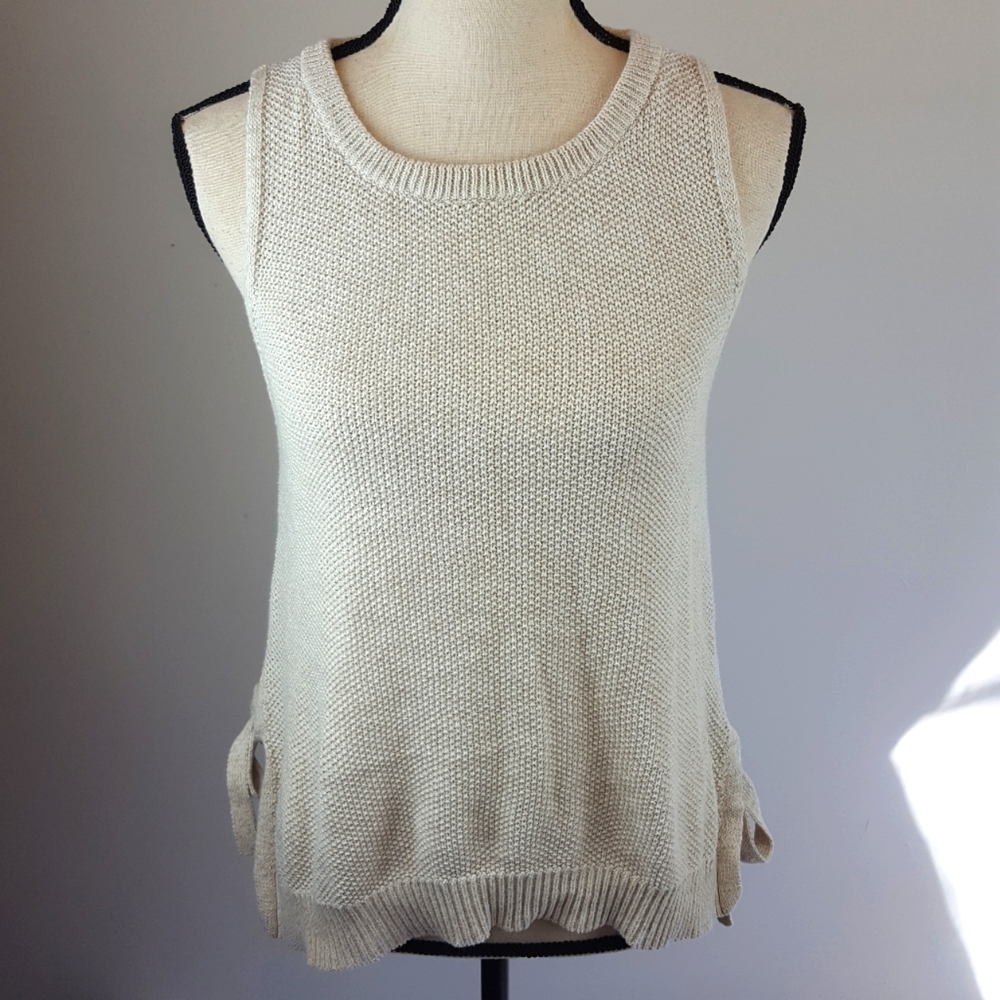 Universal Thread cream knit side tie sleeveless top size medium